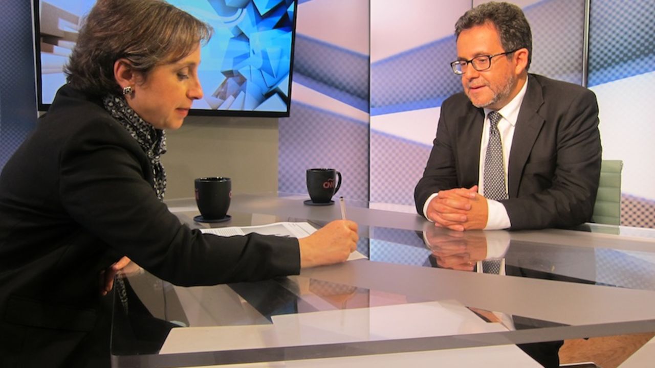 Carmen Aristegui y Javier Ciurlizza en un momento del programa.