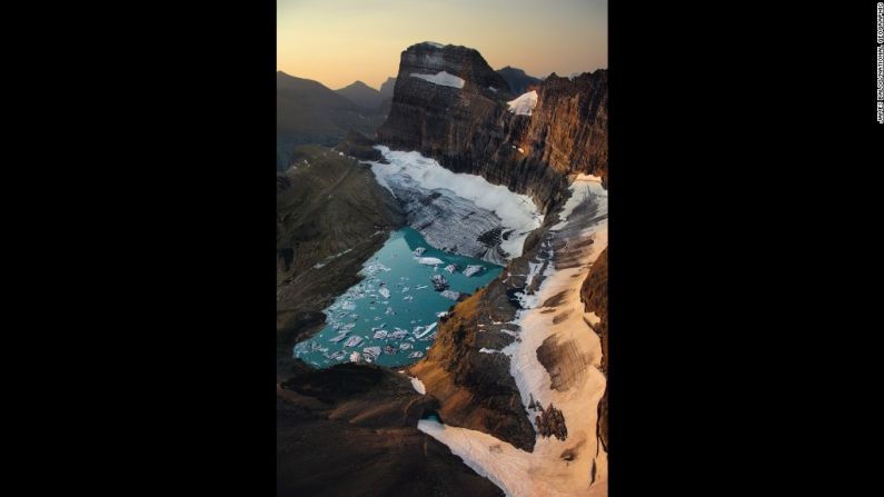 El glaciar Grinnell de Montana, una robusta masa de hielo hace algunas décadas, se está derritiendo.