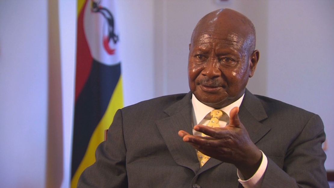 El presidente de Uganda, Yoweri Museveni, dice que los homosexuales "son asquerosos".