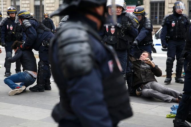 Durante los enfrentamientos hubo más de 200 detenidos (FLORIAN DAVID/AFP/Getty Images).