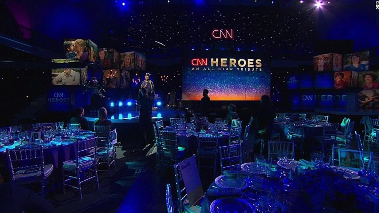 CNNE 234578 - 151130085202-cnnee-pkg-heroes-2015-before-the-show-00010314-exlarge-169