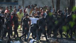 Un amotinamiento en el penal Canadá, en Escuintla, Guatemala, dejó varios reos muertos el domingo (Foto: JOHAN ORDONEZ/AFP/Getty