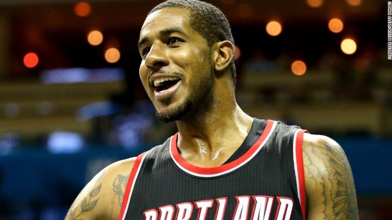 No. 13: LaMarcus Aldridge 19,5 millones de dólares – Luego de nueve temporadas con Portland, el ala pívot que ha sido jugador All Star en cuatro ocasiones lleva sus 23,4 puntos y 10,2 rebotes por juego a San Antonio, que pagó un acuerdo de 80 millones de dólares hasta 2019.