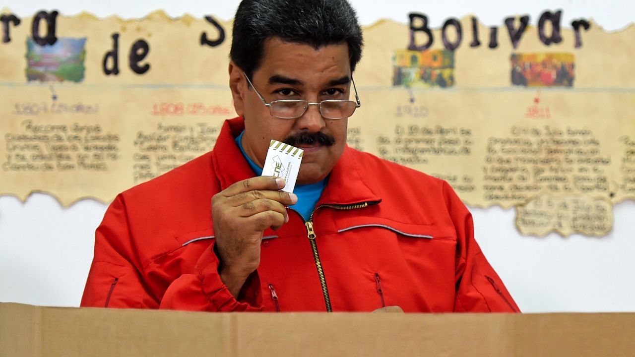 CNNE 236759 - venezuela-election-vote-maduro