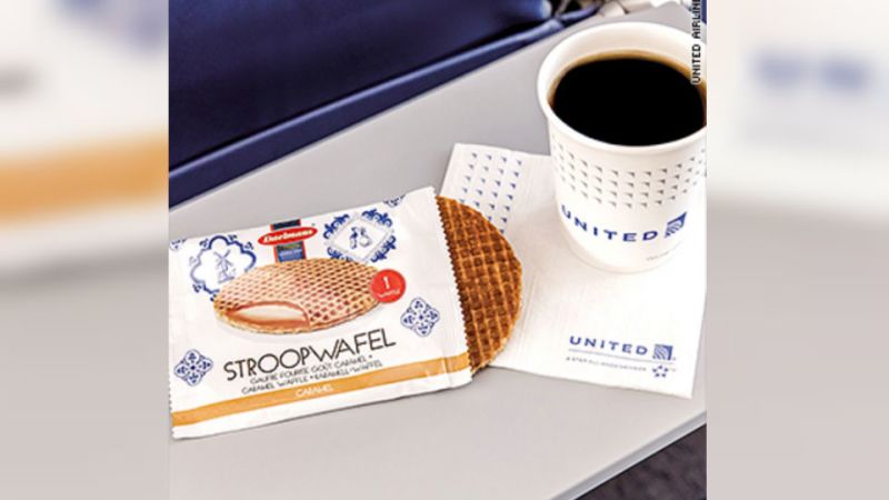 United airlines volverá a ofrecer comida gratis en vuelos de clase económica | cnn