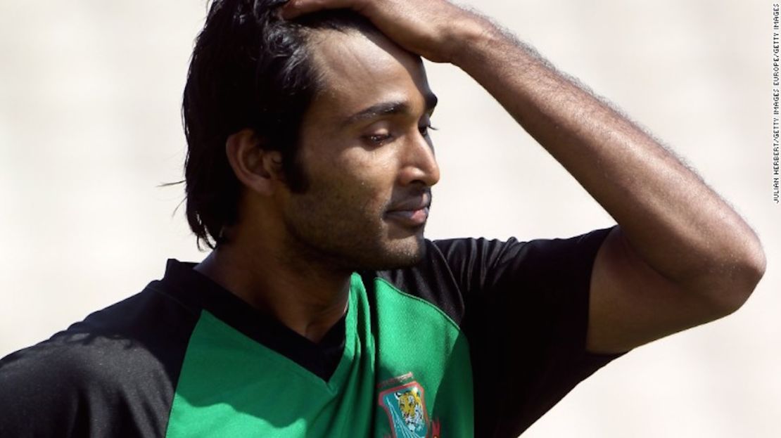 Foto de Shahadat Hossain en un entrenamiento en Old Trafford el 3 de junio de 2010 en Manchester, Inglaterra.