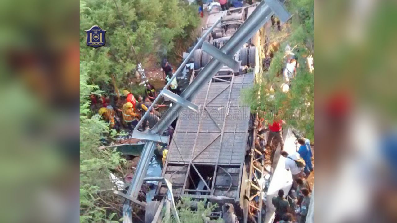 CNNE 238985 - accidente3-bus-san-luis-argentina-muertos-heridos-foto-cnnespanol