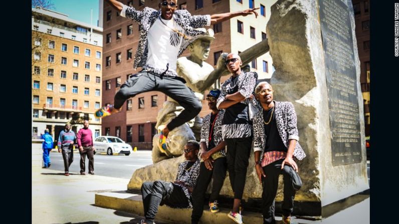 "The Joburg Style Battlers" - Los equipos de la moda DIY (hazlo tú mismo) de Sudáfrica compiten por tener a los mejores bailarines y estilo personal.