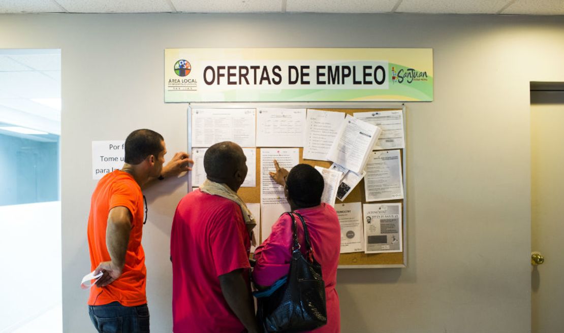 La isla perdió incentivos económicos de empresas estadounideses radicadas allí, por lo que las oportunidades laborales se disminuyeron considerablemente.