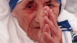 CNNE 240589 - 151218120624-cnnee-pkg-profile-mother-teresa-00003630-story-top