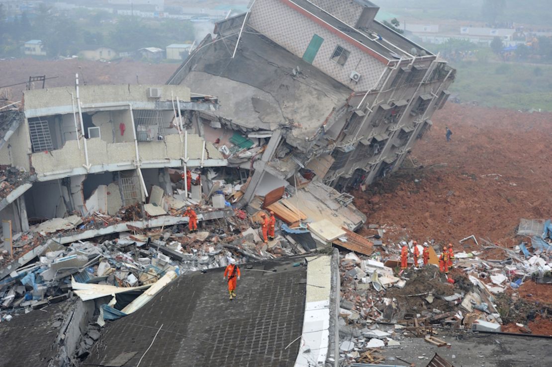 Parte de la gran destrucción causada por un deslizamiento de tierra, en un parque industrial de la ciudad china de Shenzhen.