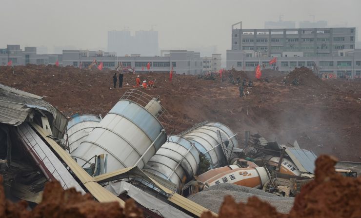 13 personas fueron hospitalizadas tras el derrumbe al sur de China, tres de ellas en estado grave.