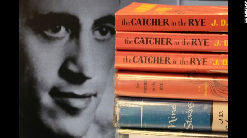 J.D. Salinger, autor de "The Catcher in the Rye" (El guardián entre el centeno) y otros clásicos, nació el 1 de enero de 1919, en Nueva York.