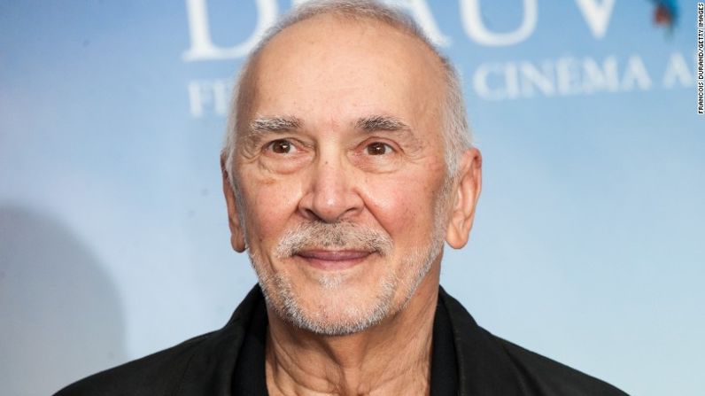 El ganador del premio Tony y actor nominado al Óscar, Frank Langella, nació el 1 de enero de 1938 en Bayonne, Nueva Jersey.