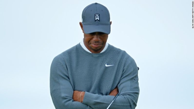 Tiger Woods tuvo una tercera operación de espalda en octubre de 2015 en un intento por aliviar un problema con un nervio, y dice que no tiene idea de cuándo volverá a la acción.