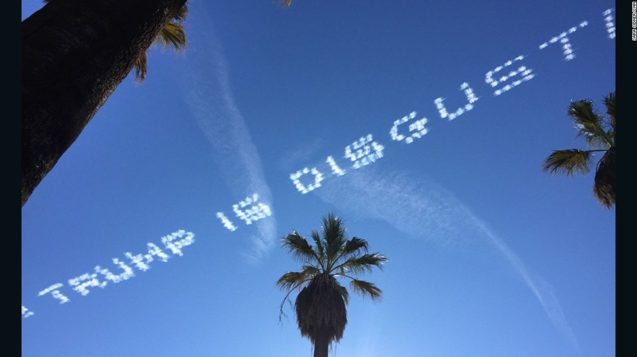 CNNE 244015 - 160101125132-donald-trump-sky-writing-cnn-super-169