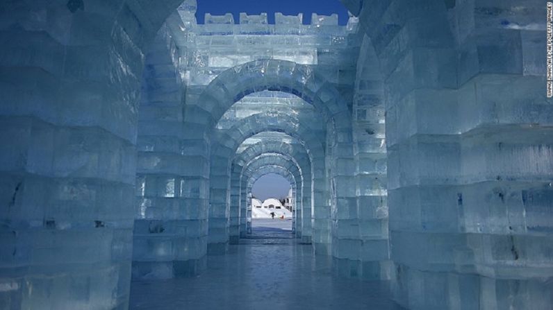 Castillo de hielo - Pero también luce bastante genial durante el día.