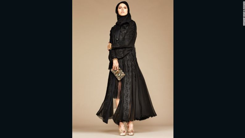 La Colección Abaya: El encanto de Medio Oriente) - El año pasado crearon colecciones inspiradas en China, Japón, y Moscú.