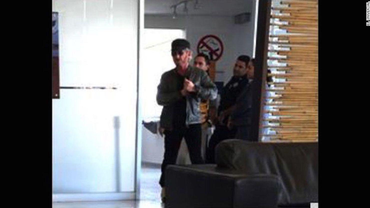 Una fotografía de la inteligencia mexicana al actor Sean Penn cuando se dirigía a la reunión con 'El Chapo' en octubre de 2015.