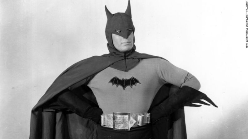 Lewis Wilson es famoso por ser el primer actor en interpretar a Batman en la película "Batman" de 1943. Él fue el más joven y el menos exitoso de todos los Batman.