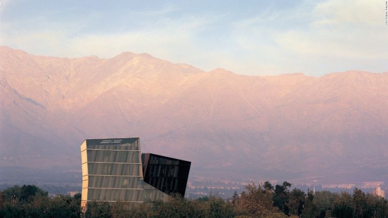 Torres Siamesas, 2005, Santiago, Chile