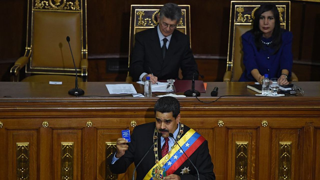 CNNE 248510 - venezuela-politics-parliament-report-maduro-cabello