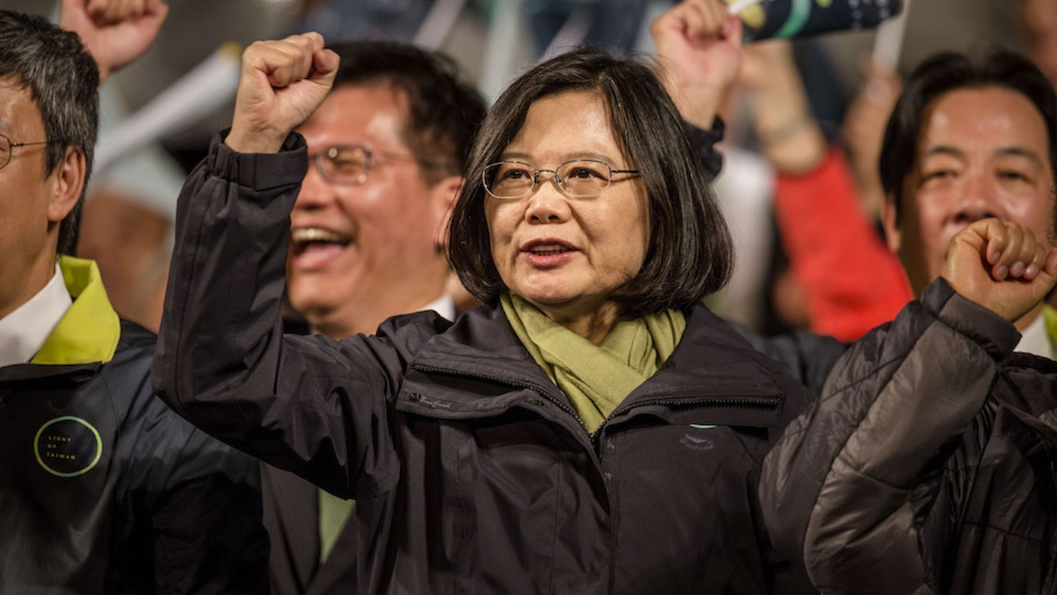 Tsai Ing-wen celebra con sus seguidores la victoria en los comicios presidenciales de Taiwán. La candidata del Partido Democrático Progresista ganó las elecciones por un amplio margen, según las encuestas.
