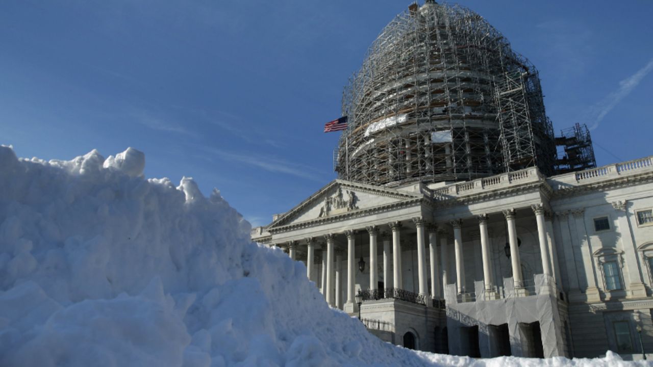 CNNE 250075 - nevada-washington-dc-emergencia-estado-nieve-tormenta-cnnespanol