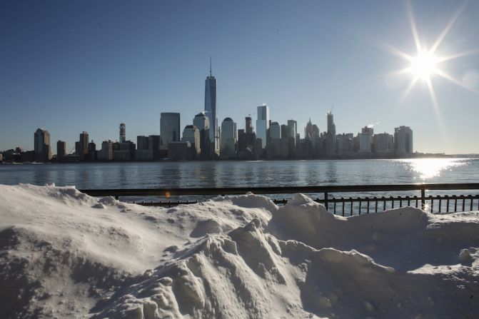 "Después de la tormenta viene...". Una panorámica de Nueva York tras la supertormenta.