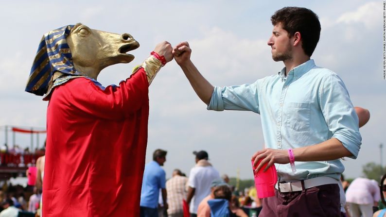 Los aficionados a las carreras abarrotaron los eventos para verlo correr. Alrededor de 20.000 personas se dio cita en el Breeders’ Cup para verlo entrenar.