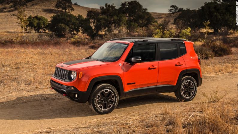 La Shirl Turner, jefa de diseño (color y estilización avanzados) en Fiat Chrysler Autos – Hace poco, ella trabajó en el Jeep Renegade. "Tratamos de cambiar las cosas constantemente", dice Turner. "Tratamos de incorporar nuevos colores, nuevos materiales".