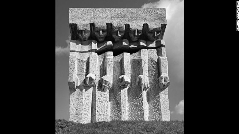 Monumento en honor a los que murieron en el campo de concentración de Plaszow en Polonia. Los sangrientos actos de Goeth son más conocidos por la película La lista de Schindler.