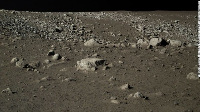 Imagen de piedras en la superficie lunar captadas por el robot "Jade Rabbit".