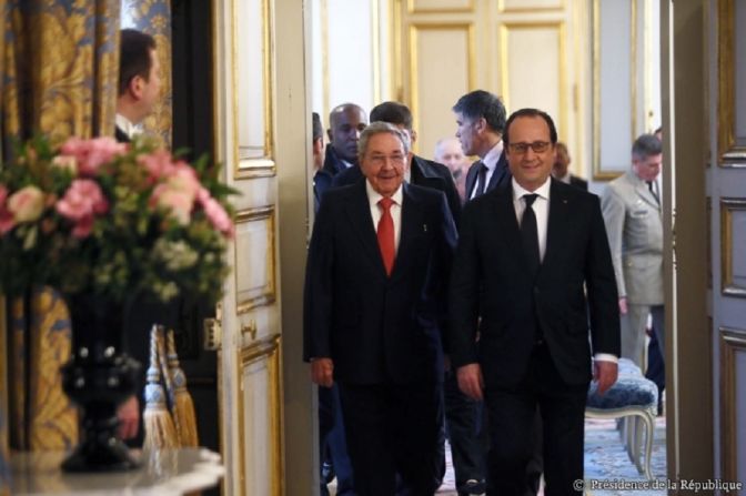 En mayo de 2015 Castro y Hollande se reunieron en Cuba cuando el presidente galo estuvo en la isla en una visita histórica que no se veía hace al menos 50 años.