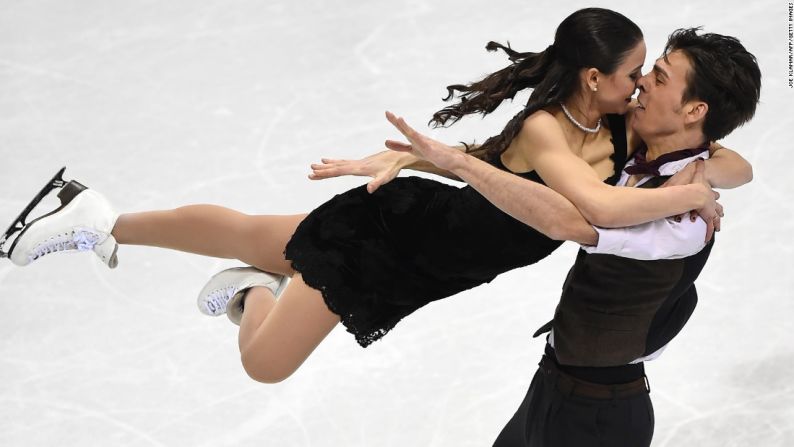 Bailarines sobre hielo, los eslovacos Federica Testa y Lukas Csolley, compiten en el Campeonato Europeo de Patinaje Artístico, el sábado 30 de enero.