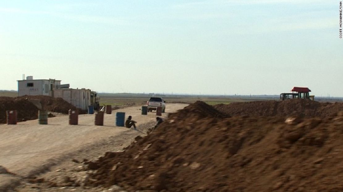 En un rincón del norte de Siria están construyendo un campo de aviación secreto a fin de ayudar a que las fuerzas armadas de EE.UU. intensifiquen su lucha contra ISIS.