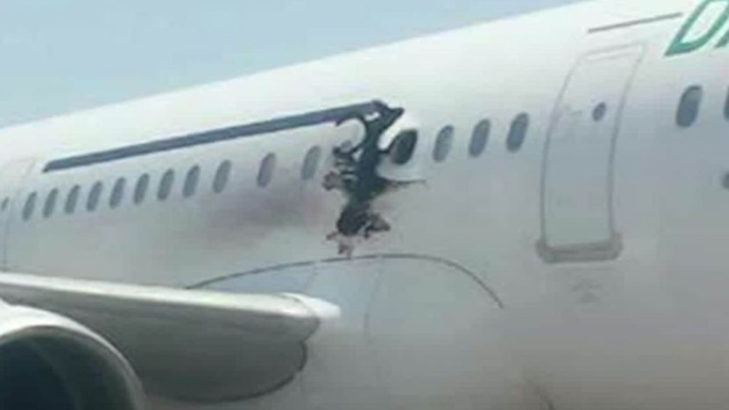 Una detonación sacudió un avión que sobrevolaba Somalia el pasado martes.