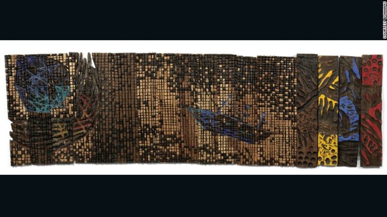 Otra pieza de El Anatsui, "The Pilgrims", que está conformada por un conjunto de 18 elementos fue vendida por 46.917 dólares.