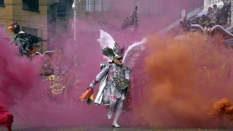 Bailarines participan en la "Diablada", durante las celebraciones de carnaval en Oruro, Bolivia, el domingo 6 de febrero.