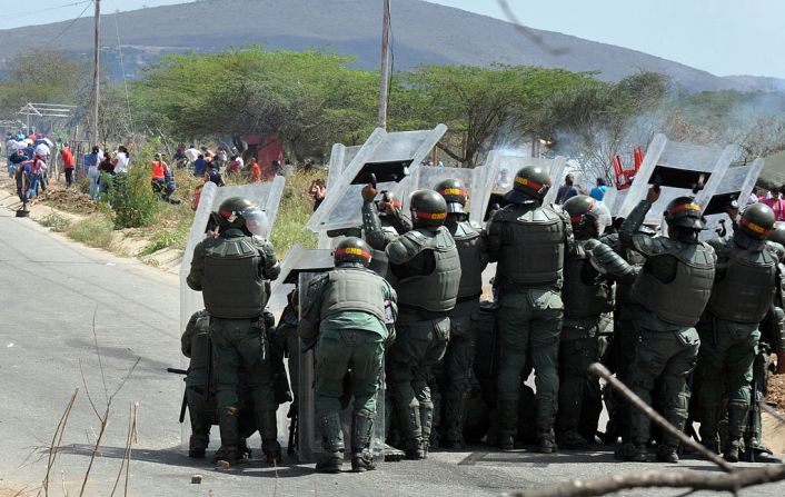 Cincuenta y ocho personas fallecieron y al menos 95 resultaron heridas tras enfrentamientos en el interior de la cárcel de Uribana, en el occidente de Venezuela, el 25 de enero de 2013.