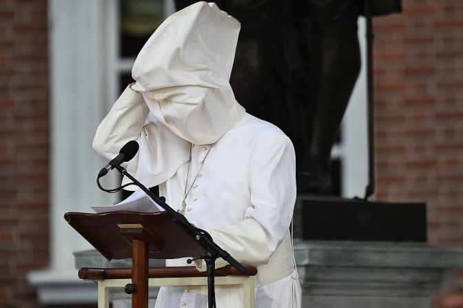 El papa Francisco pronuncia unas palabras en el Independence Hall de Filadelfia el 26 de septiembre de 2015.