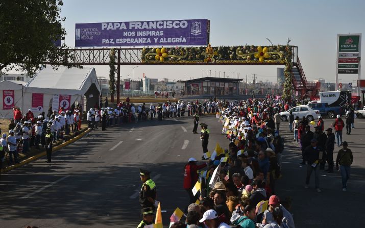 Parte de la ruta del papa, en las inmediaciones de la Unidad de Estudios Superiores de Ecatepec.