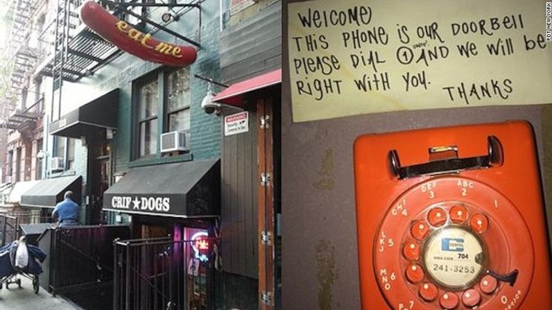 PDT (Nueva York) – El nombre de este es un acrónimo de Please Don't Tell (por favor no lo cuentes), y el bar es una leyenda del vecindario East Village al que se obtiene acceso a través de una cabina telefónica situada en un antro de hot dogs llamado Crif Dogs.