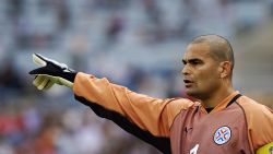 José Luis Chilavert en una foto del partido entre Paraguay y Alemania del Mundial de Corea el 15 de junio de 2002. Crédito Shaun Botterill/Getty Images)