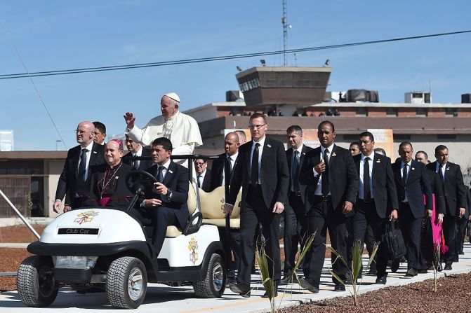 Ciudad Juárez, Chihuahua - Francisco visitó el Cereso 3, uno de los centros penitenciarios más peligrosos del país, el 17 de febrero de 2016.