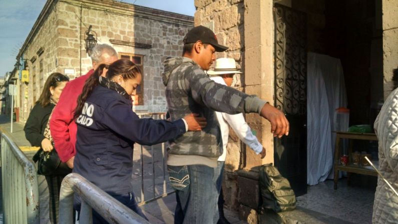 Morelia, Michoacán - Extreman medidas de seguridad por la visita del papa Francisco en las afueras de la catedral de Morelia.