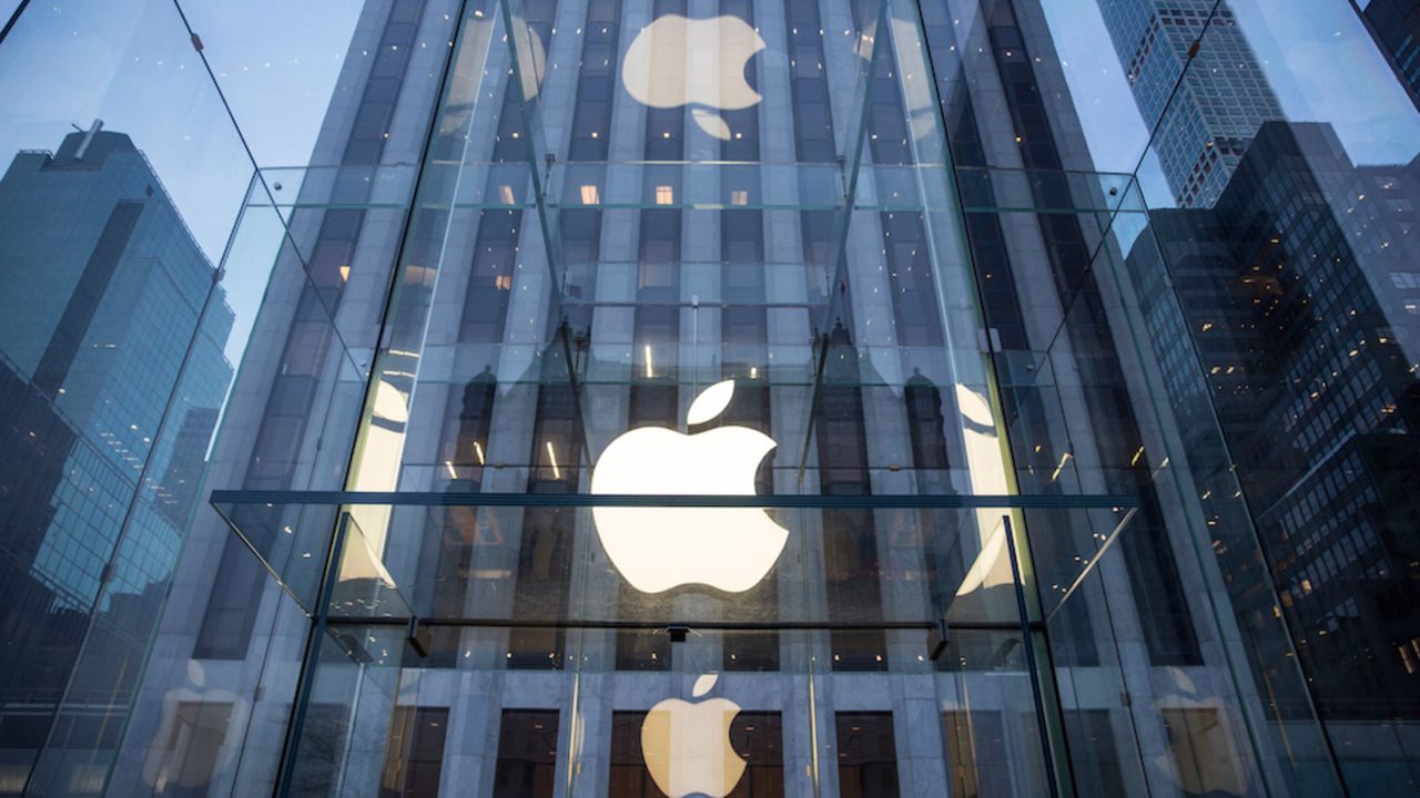 NEW YORK, NY - JANUARY 26:  The Apple store on Fifth Avenue is seen on January 26, 2016 in New York City. This afternoon Apple reported the slowest iPhone earnings since 2007.