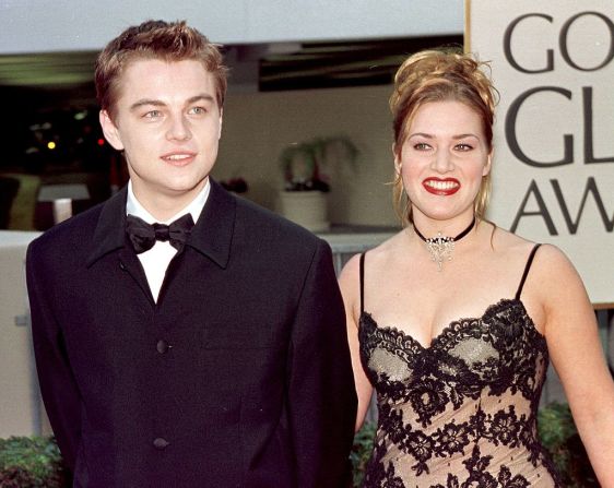 DiCaprio y Winslet llegaron juntos a la entrega 55 de los Globos de Oro en 1998 tras protagonizar 'Titanic'.