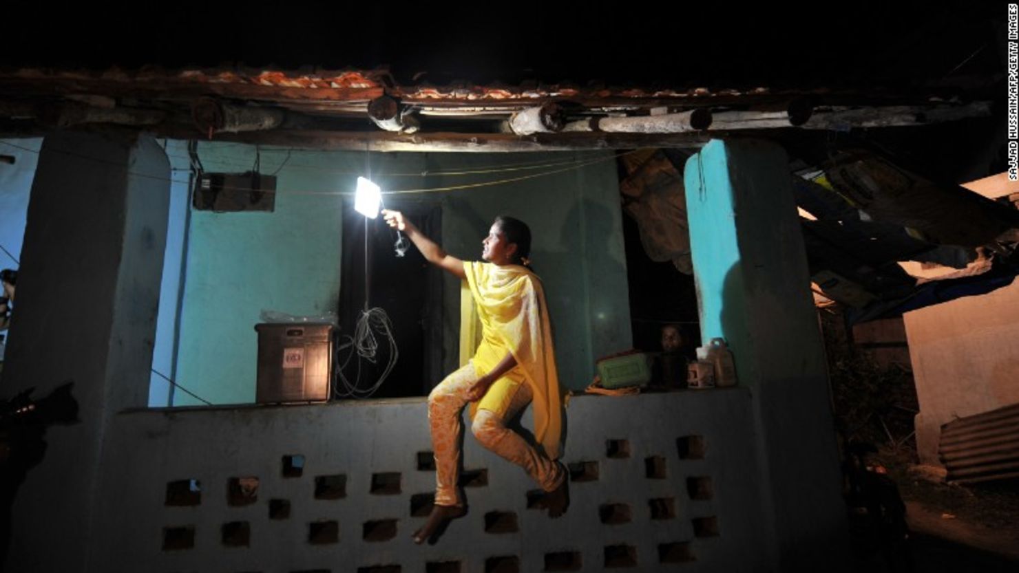 CNNE 263856 - 160304144954-india-solar-2-780x439