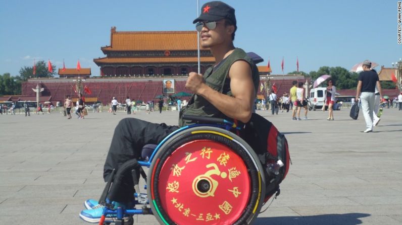 Beijing - Quan Peng, de 29 años de edad, está en una misión para viajar por toda China en silla de ruedas. Partió de Beijing el 31 de agosto de 2014.